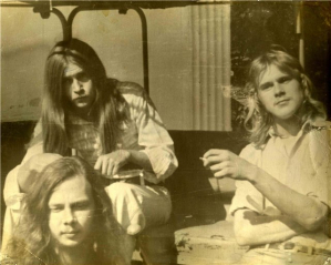 ВДНХ, 1973г, слева направо: Артем из Измайлова; Володя Андерсон; Артем светлый