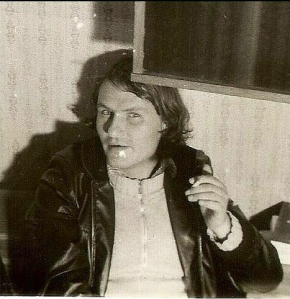 Фото от Виты. Миша (Красноштан) - осень 1984 г. в Юрмале в гостях у Андриса.