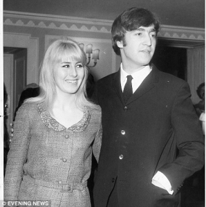 Джон Леннон и его первая жена Синтия